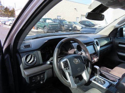Used 2018 Toyota Tundra SR5 image 13