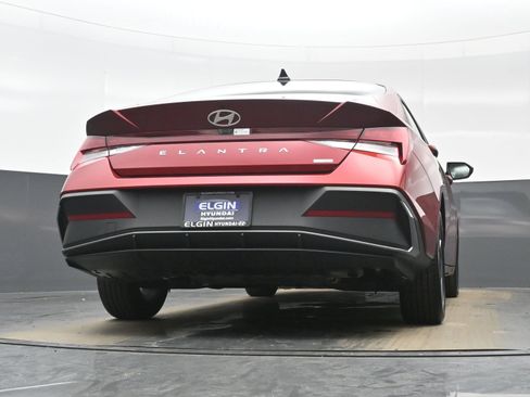 Certified 2025 Hyundai Elantra Blue image 29