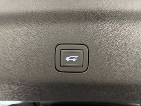 New 2026 GMC Yukon Denali w/ LPO, Floor Liner Package RWD image 9