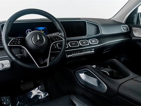 Used 2024 Mercedes-Benz GLE 450 4MATIC w/ Winter Package image 2