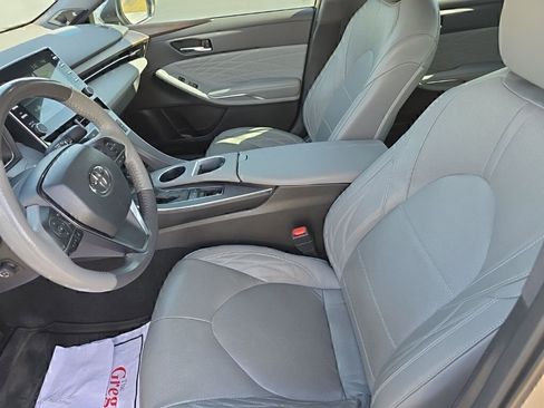 Used 2022 Toyota Avalon Limited image 17