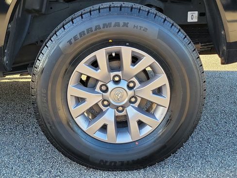 Used 2019 Toyota Tacoma SR5 image 6