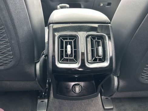 Used 2025 Kia Sorento SX AWD/4WD image 14