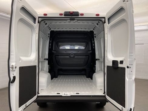 New 2026 RAM ProMaster 1500 w/ Crew Van Package image 5