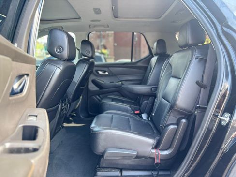 Used 2021 Chevrolet Traverse LT w/ LT Premium Package AWD/4WD image 11