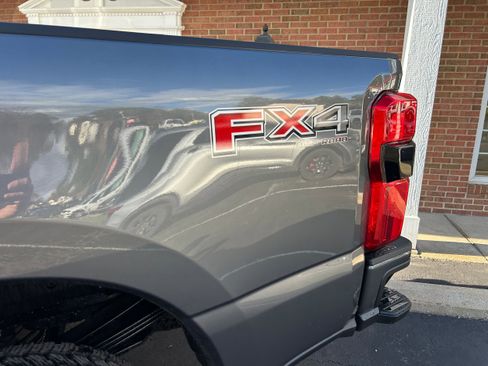 New 2026 Ford F350 Platinum w/ FX4 Off-Road Package image 23