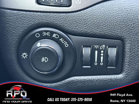 Used 2020 Jeep Cherokee Latitude Plus w/ Cold Weather Group image 34