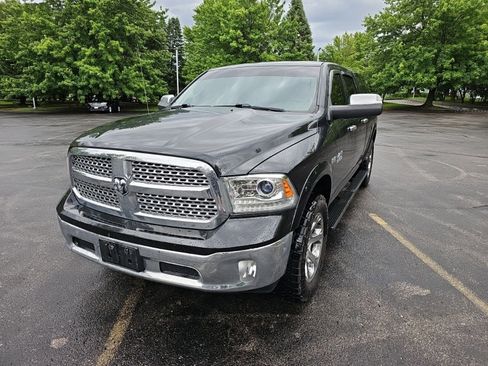 Used 2018 RAM 1500 Laramie AWD/4WD image 2
