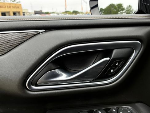 Used 2021 GMC Yukon XL AT4 image 10