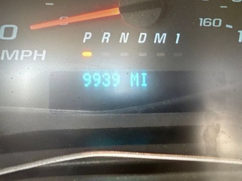 Used 2025 Chevrolet Express 2500 w/ Driver Convenience Package RWD image 9