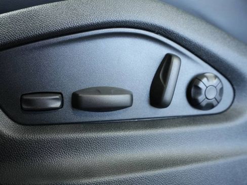 Used 2025 Porsche Cayenne Coupe image 33