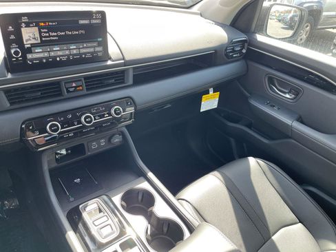 New 2025 Honda Pilot EX-L image 18