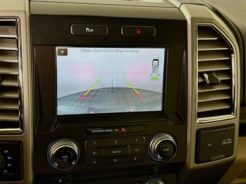 Used 2016 Ford F150 Lariat w/ Equipment Group 502A Luxury image 8