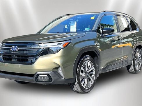 Certified 2025 Subaru Forester Touring w/ Popular Package - Touring AWD/4WD image 3
