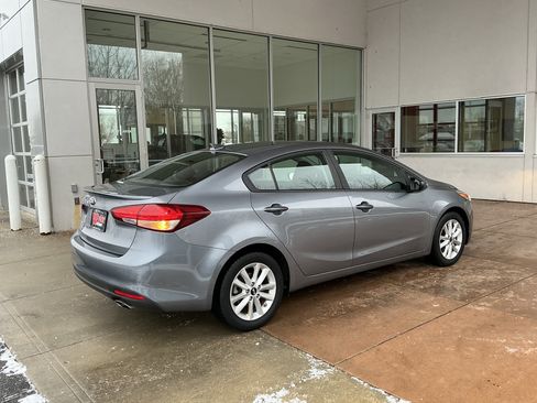 Used 2017 Kia Forte S image 22
