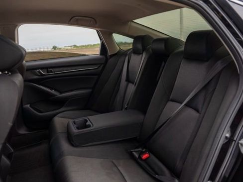Used 2018 Honda Accord LX image 12