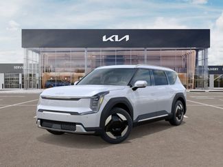 New 2026 Kia EV9 Wind video 1