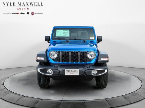 New 2026 Jeep Gladiator Sport image 18