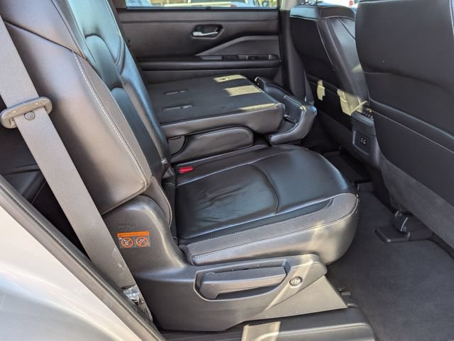 Used 2023 Nissan Pathfinder SL AWD/4WD image 22