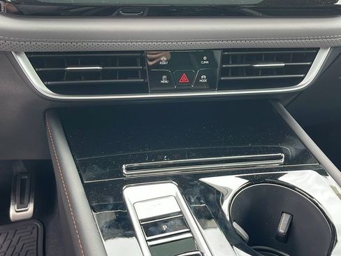 New 2025 Volkswagen Atlas Peak Edition SE image 21