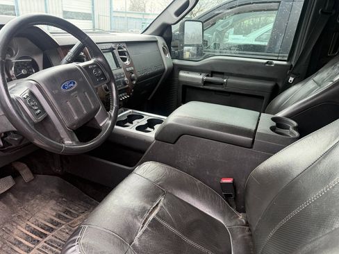 Used 2012 Ford F250 Lariat w/ Lariat Interior Pkg image 3
