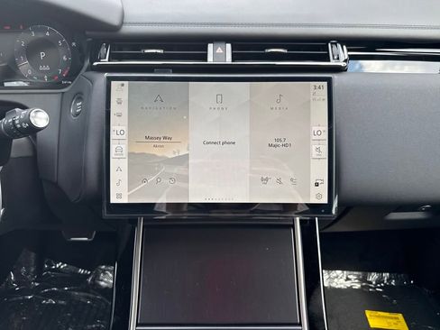 New 2026 Land Rover Range Rover Velar Dynamic SE image 23