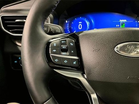 Used 2024 Ford Explorer Platinum w/ Technology Package image 23