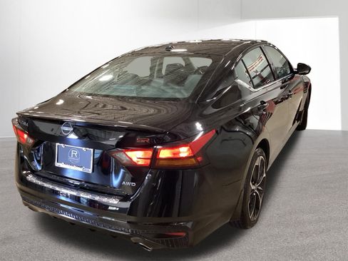 Certified 2023 Nissan Altima 2.5 SR AWD/4WD image 6