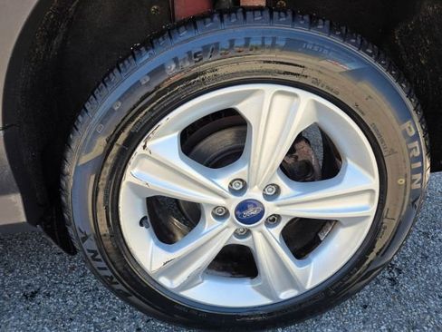 Used 2015 Ford Escape SE w/ Equipment Group 201A AWD/4WD image 10