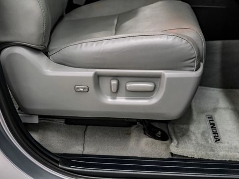 Used 2010 Toyota Tundra Limited AWD/4WD image 37