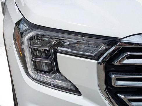 Used 2023 GMC Terrain SLT FWD image 10