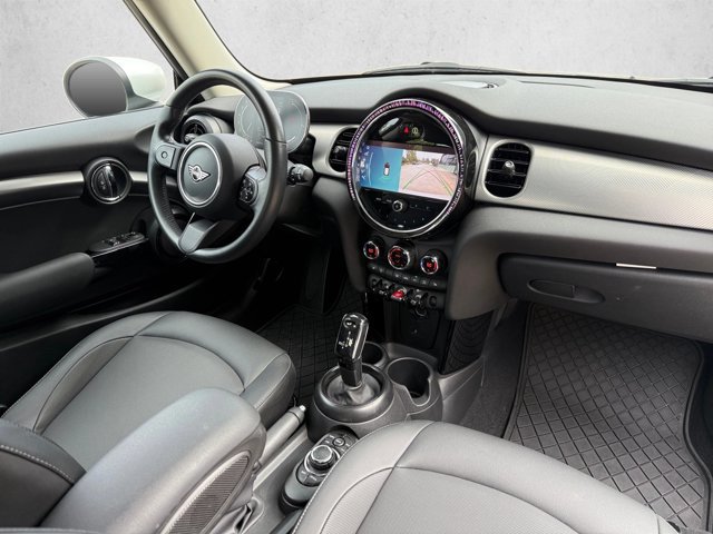 Used 2024 MINI Cooper 2-Door Hardtop FWD image 26