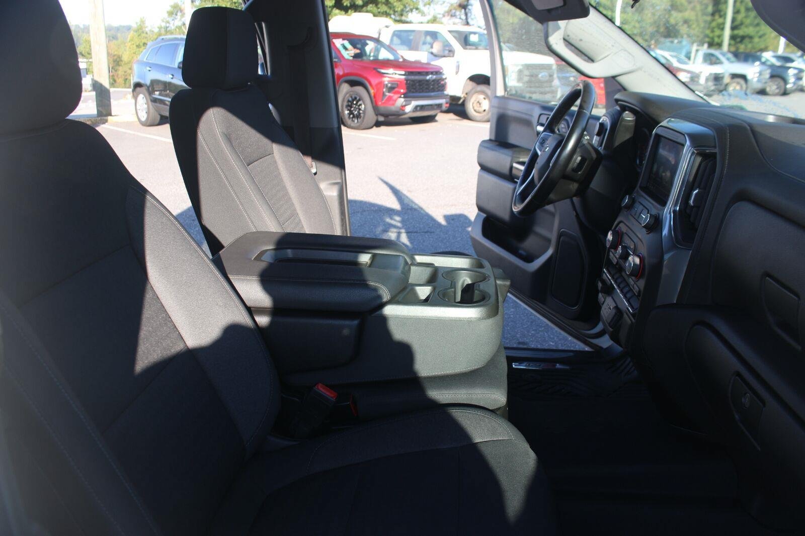 Used 2022 Chevrolet Silverado 1500 RST AWD/4WD image 37