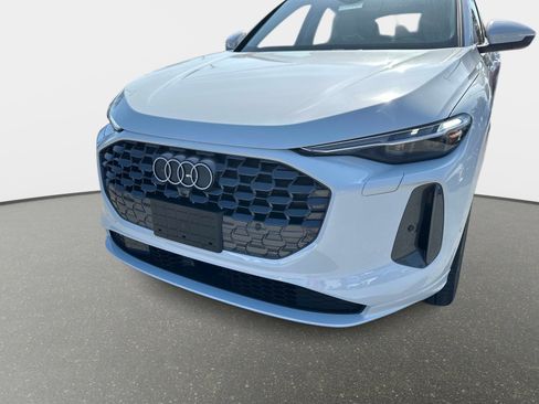 New 2025 Audi Q5 Prestige image 8