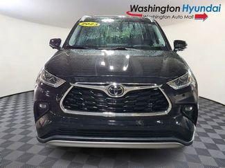 Used 2023 Toyota Highlander Platinum video 2