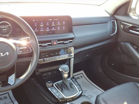 Used 2024 Kia Seltos EX image 5