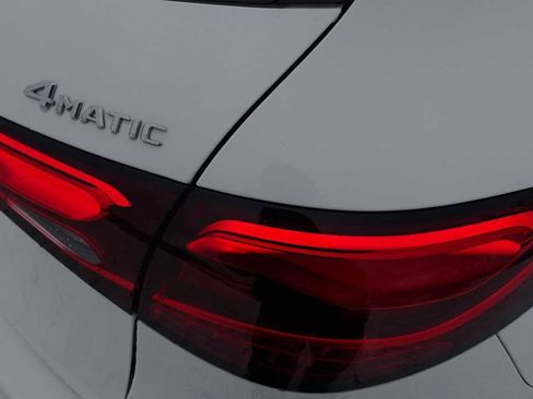 Used 2026 Mercedes-Benz GLC 300 4MATIC image 14