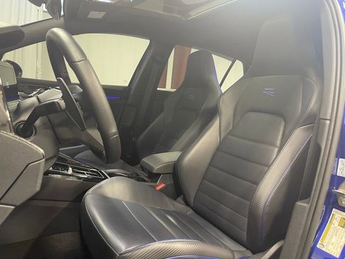 Used 2024 Volkswagen Golf R image 22