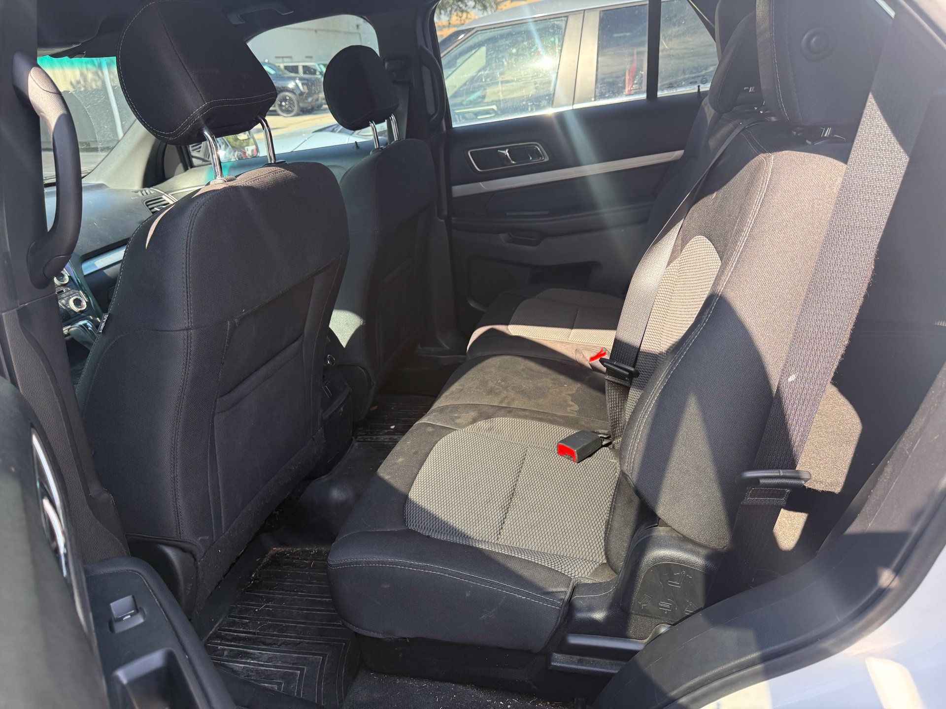 Used 2017 Ford Explorer XLT FWD image 6