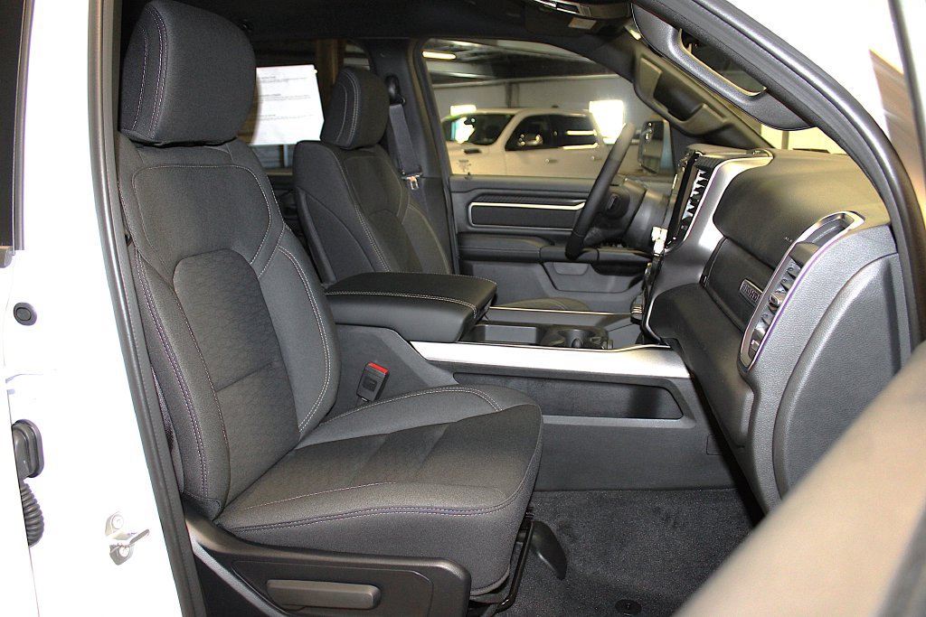 New 2026 RAM 1500 Big Horn AWD/4WD image 32