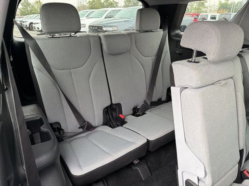 Used 2023 Hyundai Palisade SE image 17
