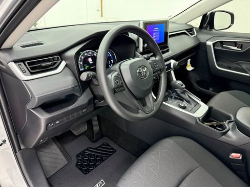New 2025 Toyota RAV4 XLE w/ Convenience Package image 8