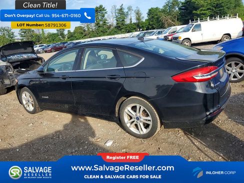 Used 2018 Ford Fusion SE FWD image 3