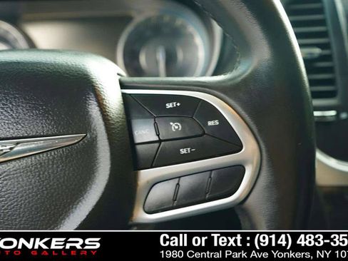 Used 2021 Chrysler 300 Touring L image 61