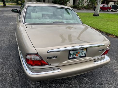 Used 2000 Jaguar XJ8 RWD image 17