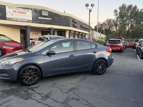 Used 2015 Kia Forte LX w/ Popular Package image 3