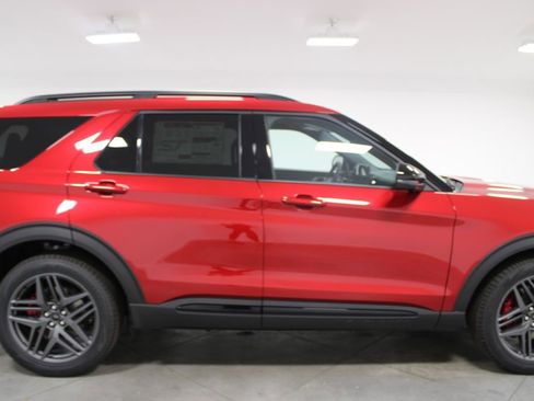 New 2026 Ford Explorer ST AWD/4WD image 10