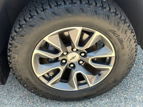 Certified 2020 Chevrolet Silverado 1500 RST AWD/4WD image 13