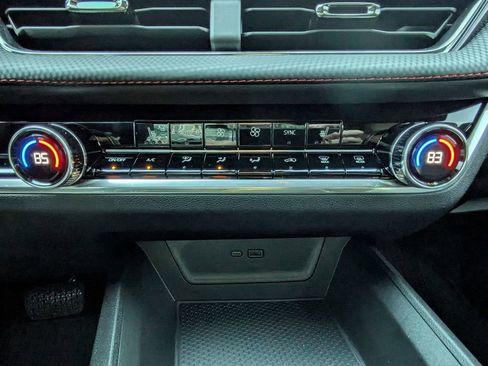 Used 2026 Chevrolet Equinox RS w/ Safety and Technology Package image 24