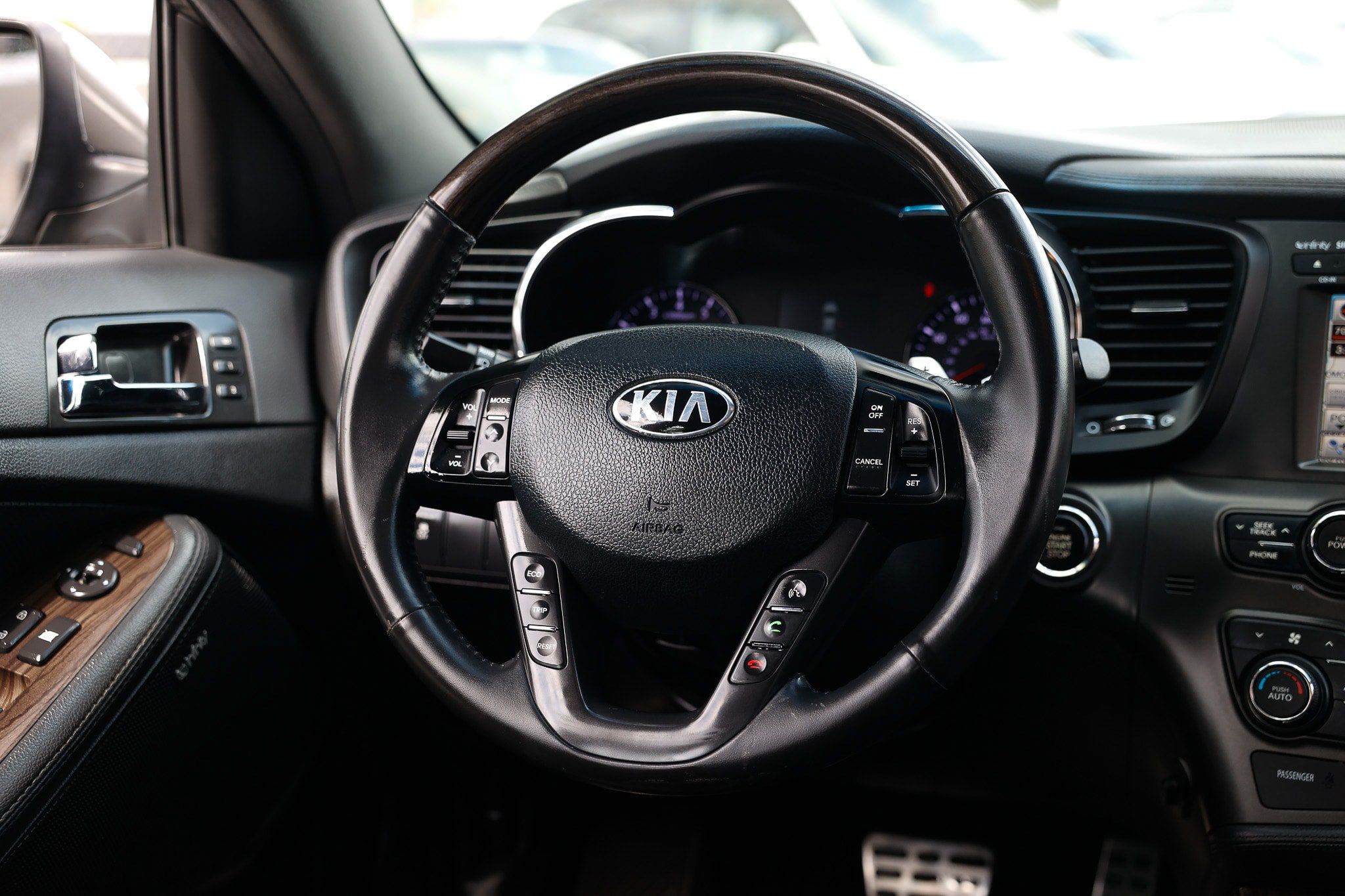 Used 2013 Kia Optima SX w/ Limited Pkg FWD image 33